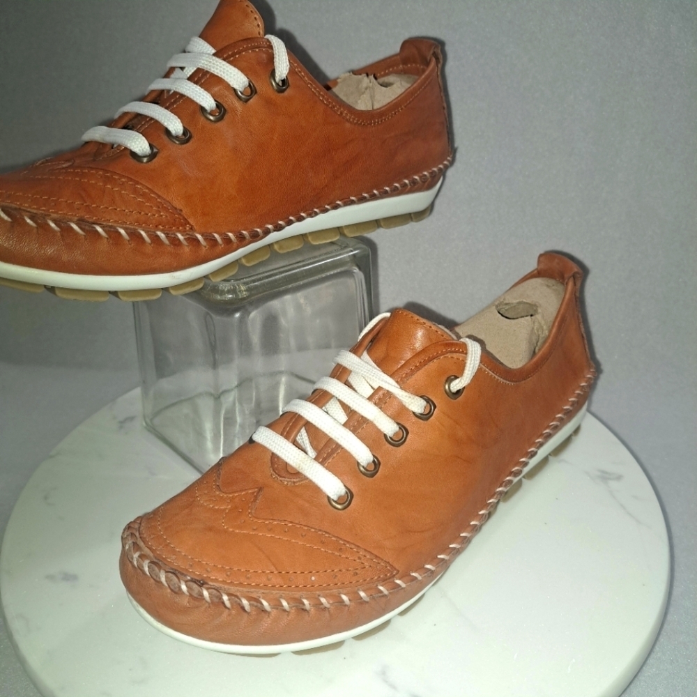 Pavers Womens Tan Leather Crafted Lace-Up Flat Shoes Trainers US Size 6